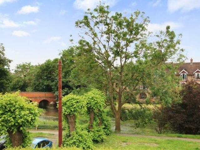 House for sale in Pachesham Park, Surrey
