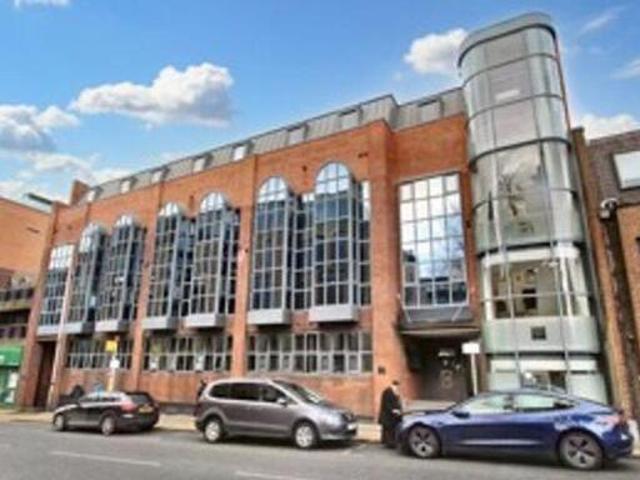 House for sale in Uxbridge, Greater London