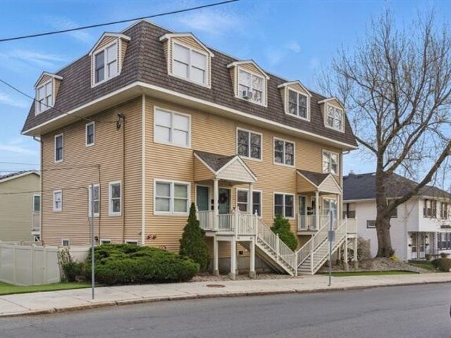 Condo for sale in Everett