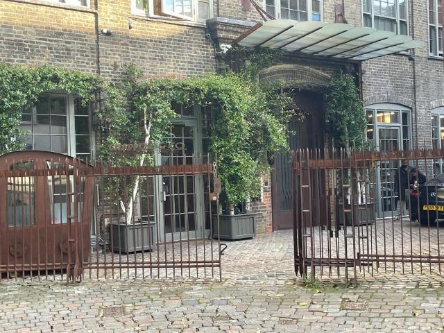 House for rent in Chalk Farm, Greater London