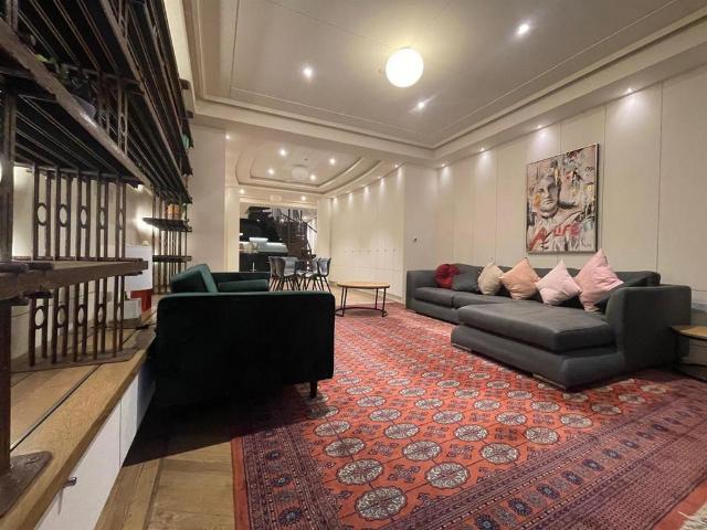 House for rent in Chalk Farm, Greater London