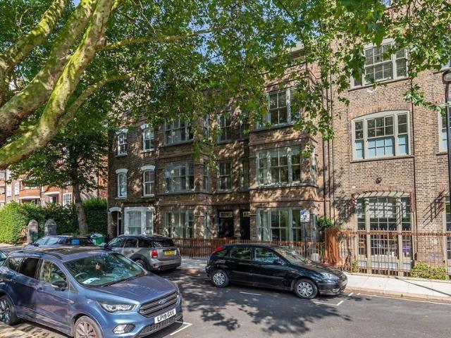 House for rent in Chalk Farm, Greater London