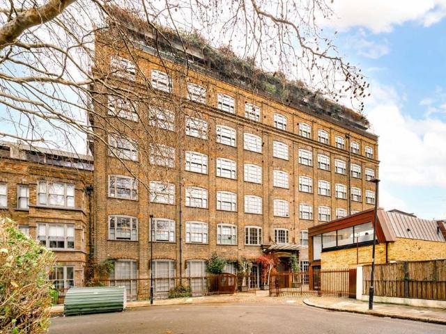 Apartment for rent in Chalk Farm, Greater London