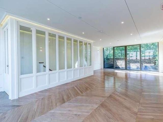 Apartment for rent in Maitland Park, Greater London