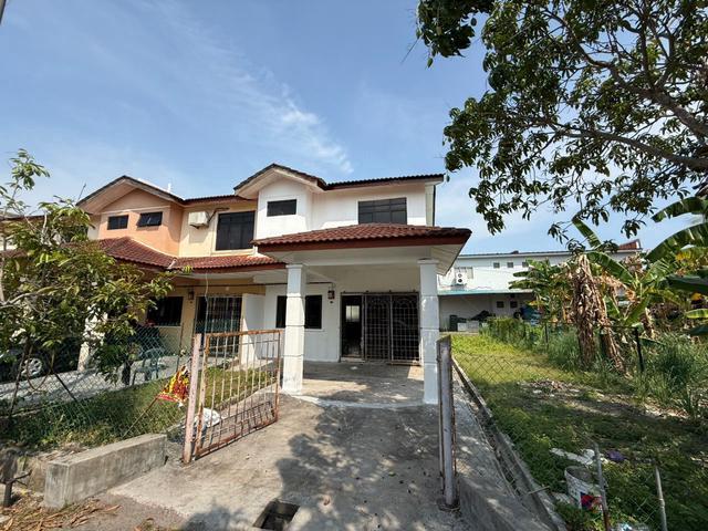 Terraced House for sale in Malaka
