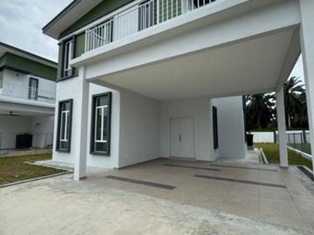 Bungalow for sale in Malaka