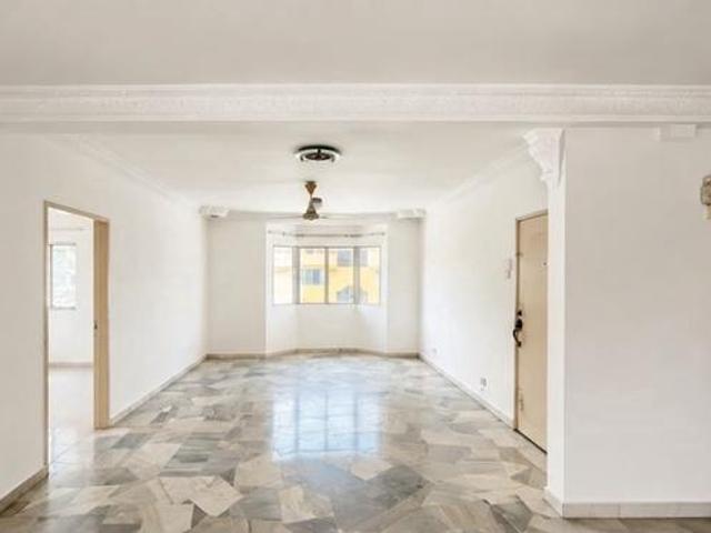 Flat for sale in Malaka