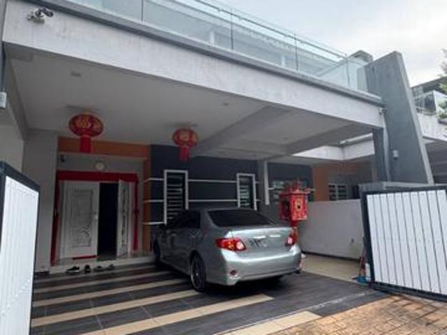 Terraced House for sale in Malaka