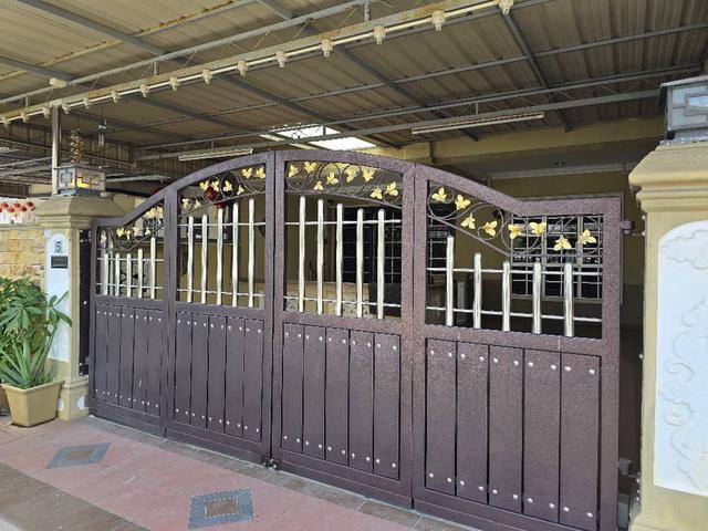 Terraced House for sale in Malaka