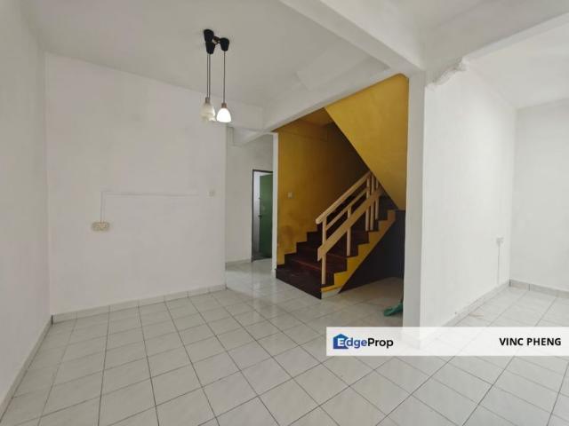 House for sale in Malaka