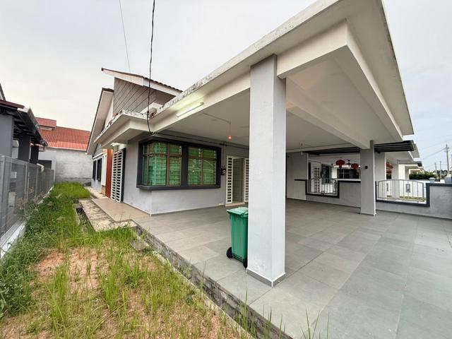 Residential House for sale in Malaka