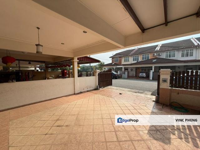 House for sale in Malaka