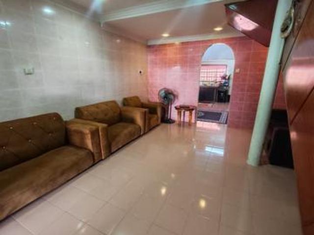 Terraced House for sale in Malaka