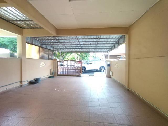 Terraced House for sale in Malaka
