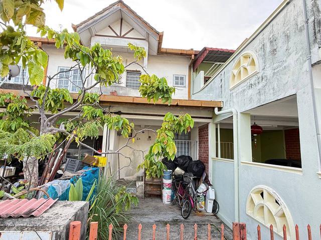 Townhouse for sale in Malaka