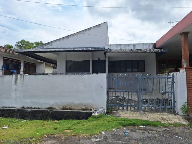 Residential House for sale in Malaka