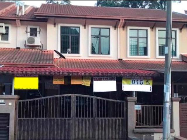 Terraced House for sale in Langat, Selangor