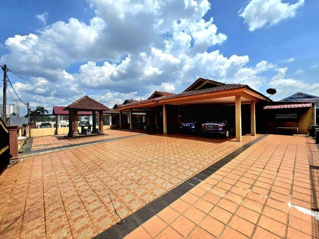 Bungalow for sale in Kajang, Langat