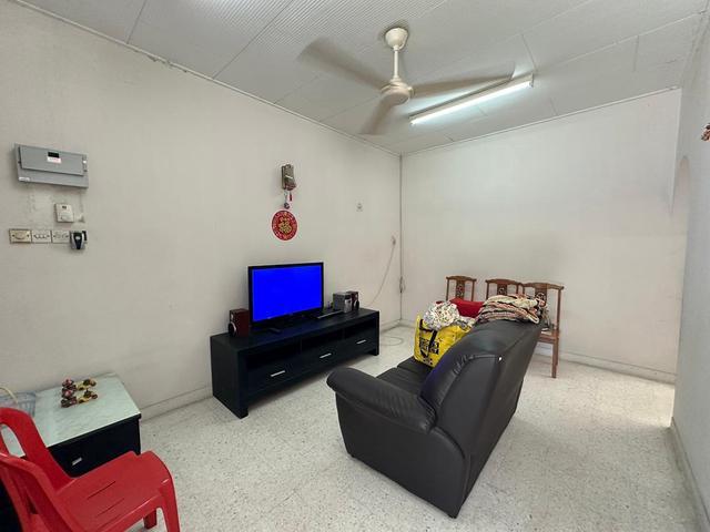 Terraced House for sale in Malaka