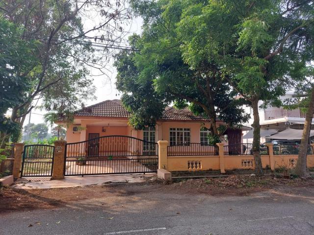Bungalow for sale in Tanjong Sepat, Selangor