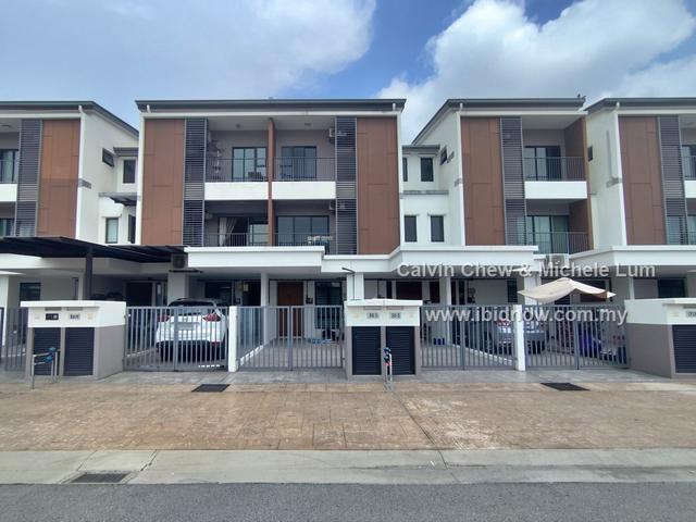 Townhouse for sale in Petaling, Subang Jaya