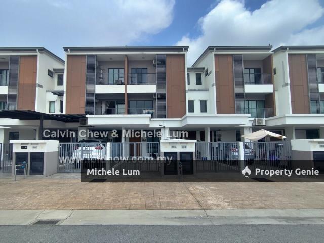 Townhouse for rent in Tanjong Sepat, Selangor