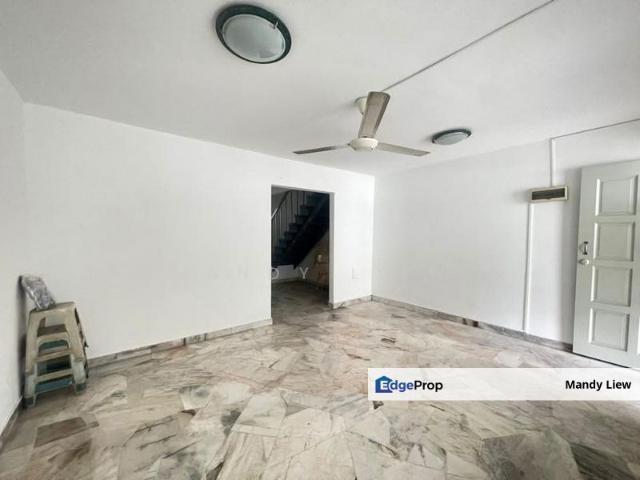 House for sale in Bandar Menjalara