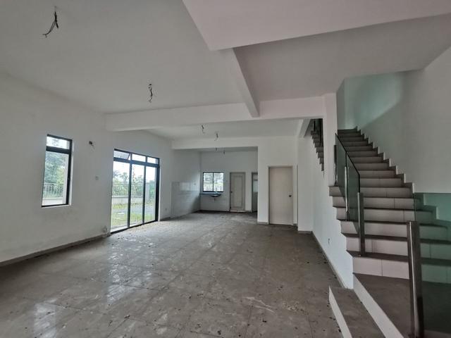 Terraced House for sale in Malaka