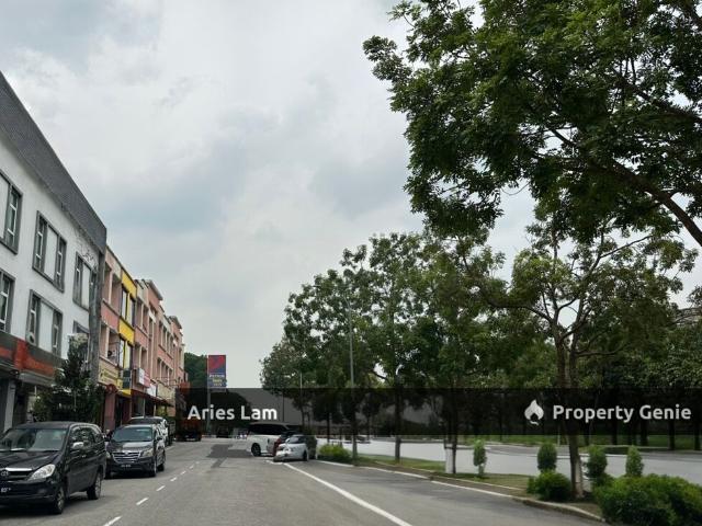 Shop for sale in Ulu Tiram, Johor