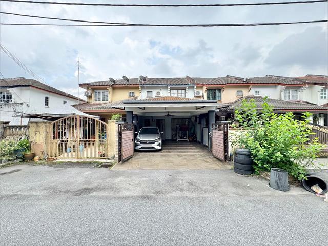 Terraced House for sale in Langat, Selangor
