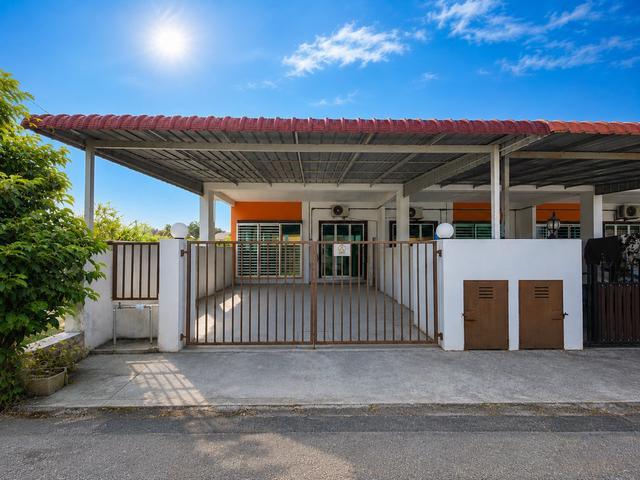 Terraced House for sale in Tanjong Sepat, Selangor