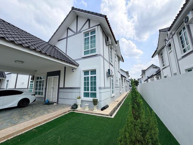 Bungalow for sale in Malaka