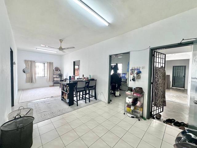 Apartment for sale in Seri Kembangan, Majlis Bandaraya Subang Jaya