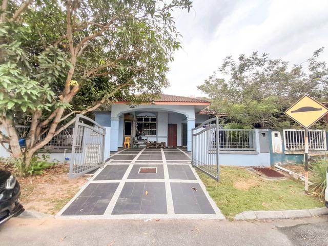 Residential House for sale in Tanjong Sepat, Selangor