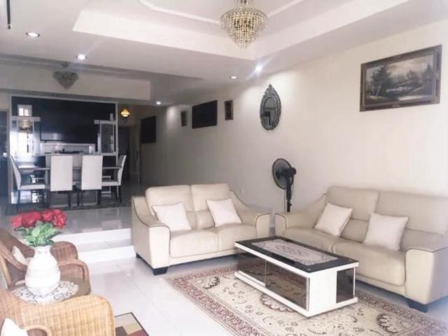 Condominium for sale in Malaka