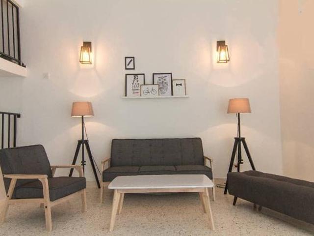Terraced House for sale in Malaka