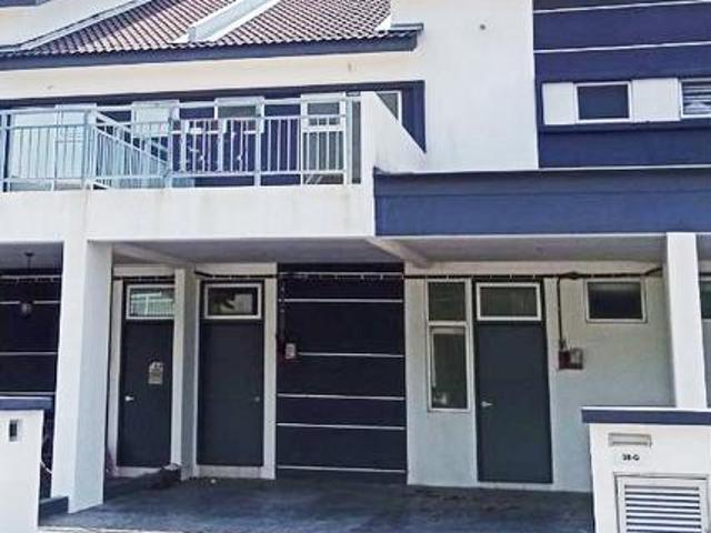 Townhouse for sale in Tanjong Sepat, Selangor