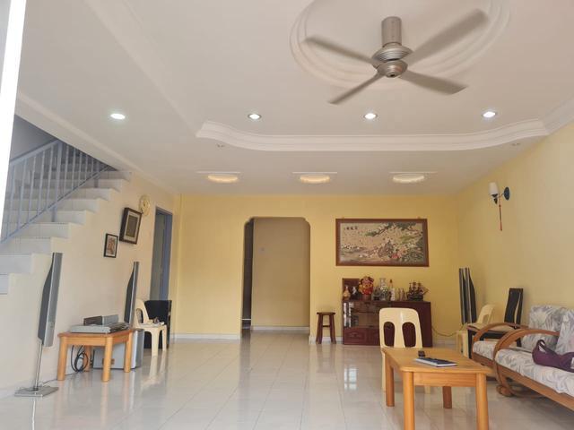 Terraced House for sale in Malaka