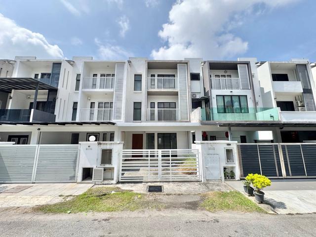 Terraced House for sale in Petaling, Subang Jaya