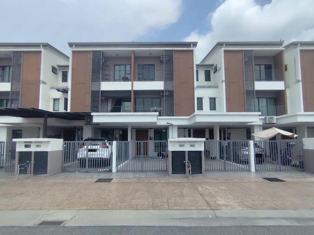 Townhouse for sale in Country Heights Damansara, Kuala Lumpur