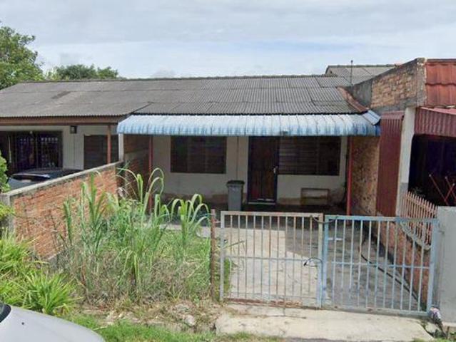 Terraced House for sale in Malaka