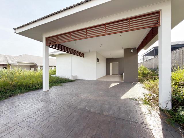 Bungalow for sale in Malaka