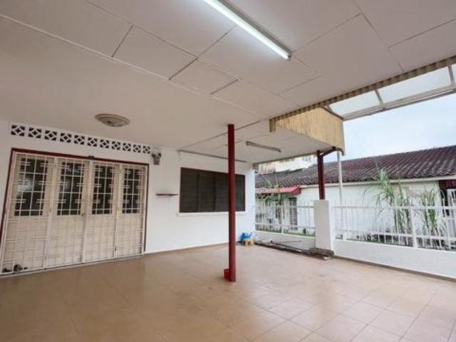 Terraced House for sale in Malaka