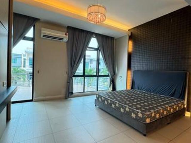 Residential House for sale in Malaka