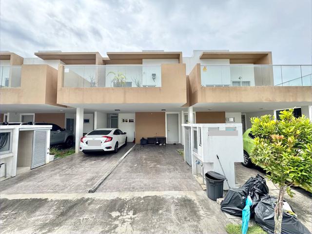 Townhouse for sale in Tanjong Sepat, Selangor