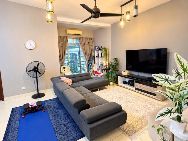 Condominium for sale in Seri Kembangan, Majlis Bandaraya Subang Jaya