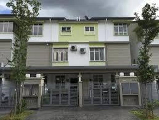 Townhouse for sale in Petaling, Subang Jaya