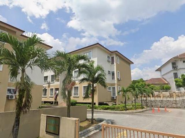 Townhouse for sale in Petaling, Damansara Damai