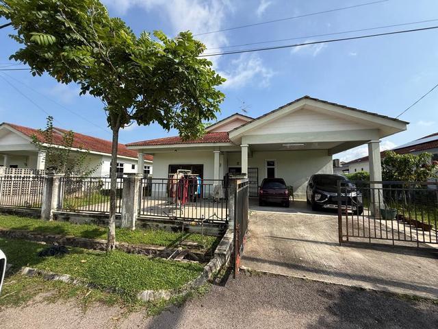 Bungalow for sale in Kluang, Johor