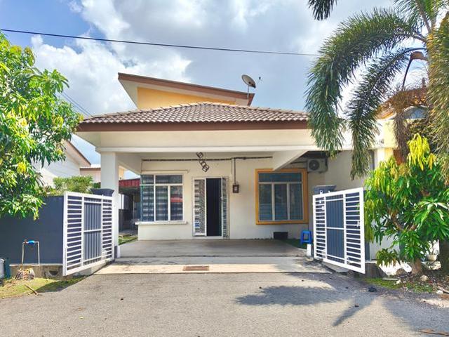 Residential House for sale in Malaka